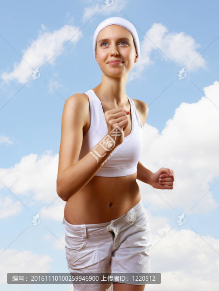 運(yùn)動服的年輕漂亮女人