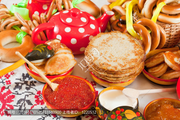 傳統(tǒng)的俄羅斯煎餅
