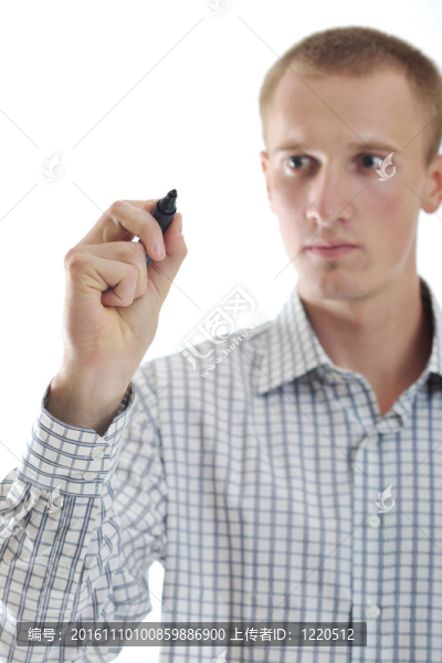 帥氣的年輕商人觸摸屏幕孤立
