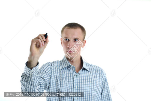 帥氣的年輕商人觸摸屏幕孤立