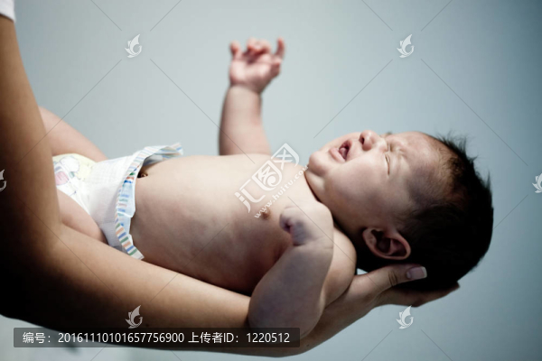 新生兒的哭聲