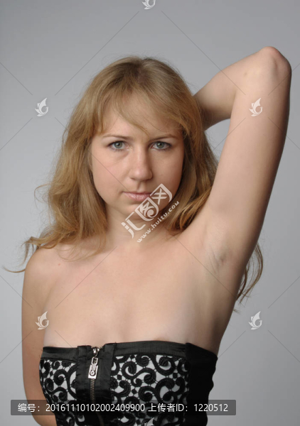 一個年輕的女孩