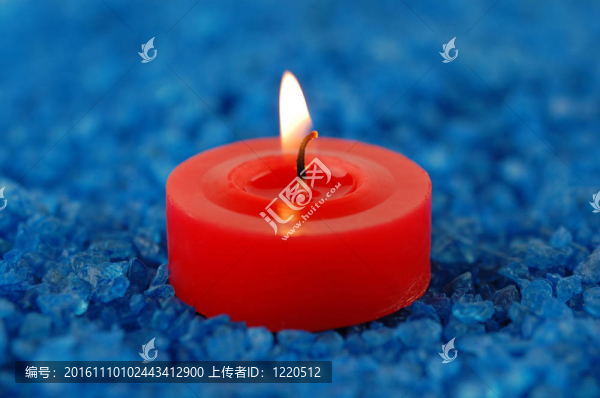 溫泉鹽上的蠟燭
