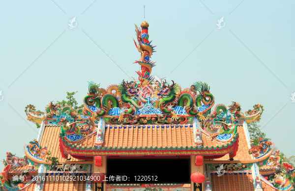 龍雕像
