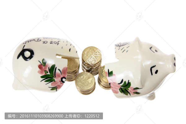 破碎的小豬銀行和硬幣