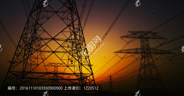 電塔在日落