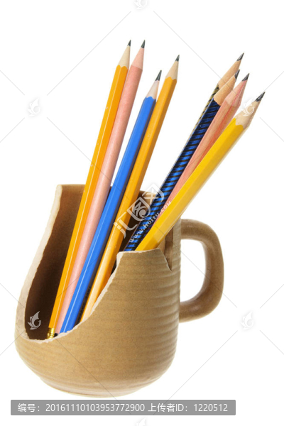 碎杯子里的鉛筆