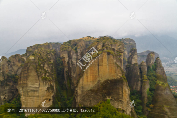 邁泰奧拉的懸崖和寺院
