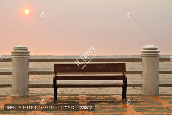 海上木長椅