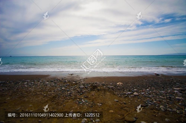在羅德的愛琴海灘；希臘