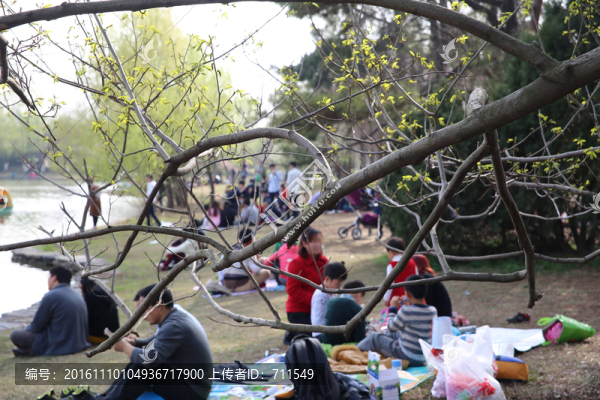 公園休閑家庭