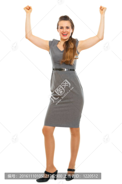 女性員工慶祝勝利的全幅肖像