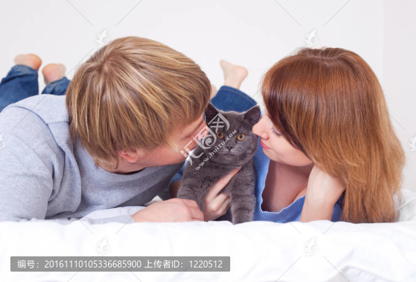 有貓的夫婦
