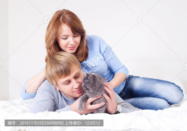 有貓的夫婦