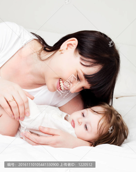 母親和嬰兒