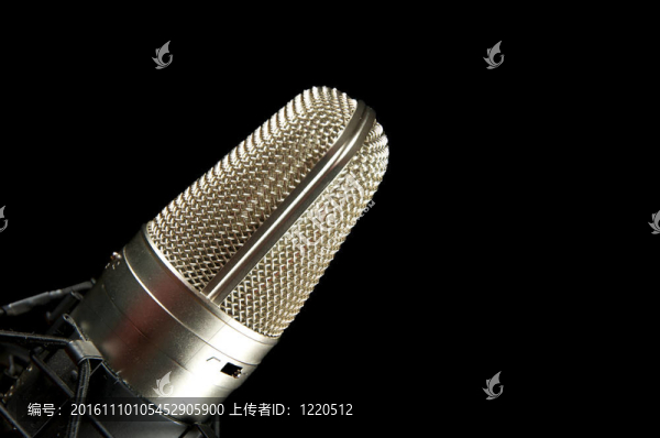 樂譜架上的聲音麥克風(fēng)錄音
