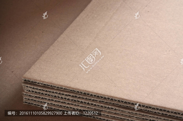 帶文本室的瓦楞紙板