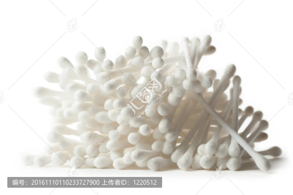 白色棉拭子上的白色
