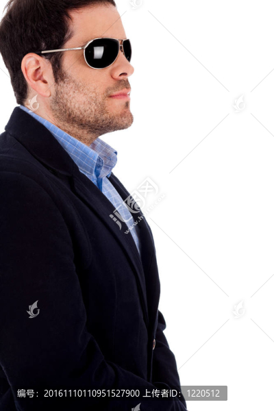 帶墨鏡的隔離男