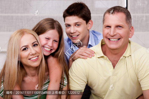 四幸福家庭的画像