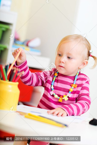 小女孩圖-匯圖網(wǎng) www.fosd68.com 小女孩圖