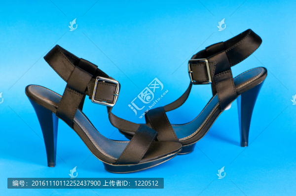 時(shí)尚概念與開趾女鞋