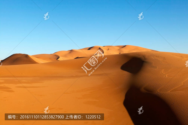 沙漠的沙丘-匯圖網(wǎng) www.fosd68.com 沙漠的沙丘
