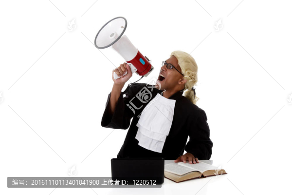 美國青年法官；尖叫