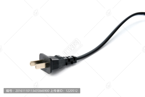 白色背景下的電插頭