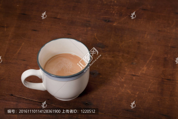 一杯加奶油的咖啡