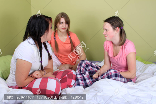 女孩過夜