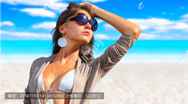 海灘上的女人