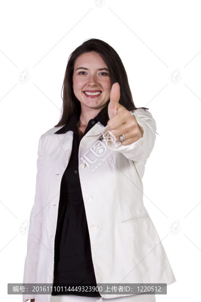 美麗的女孩給豎起大拇指