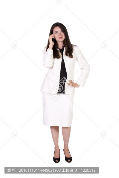 美女在手機(jī)上說話