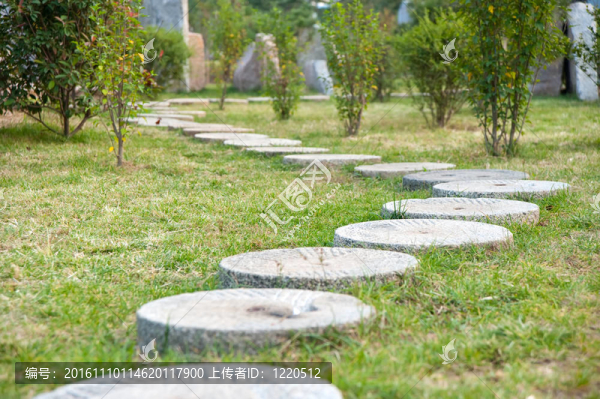 公園里的石頭路