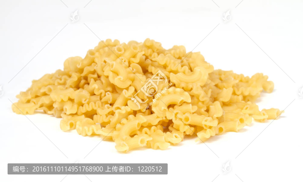 白色背景意大利意大利面食的特寫