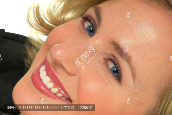 金發(fā)女人藍(lán)眼睛2