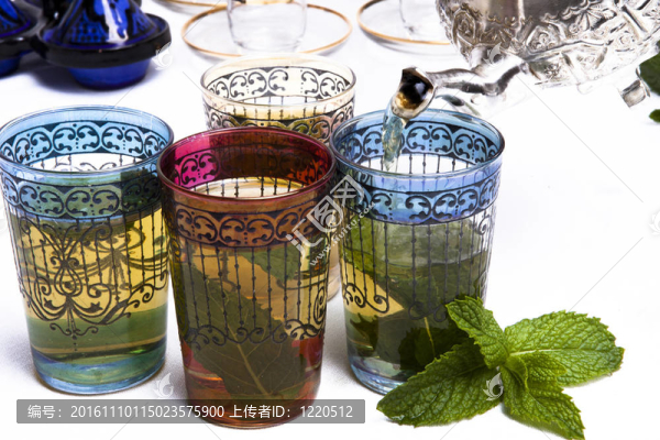 傳統(tǒng)的摩洛哥薄荷錫蘭茶