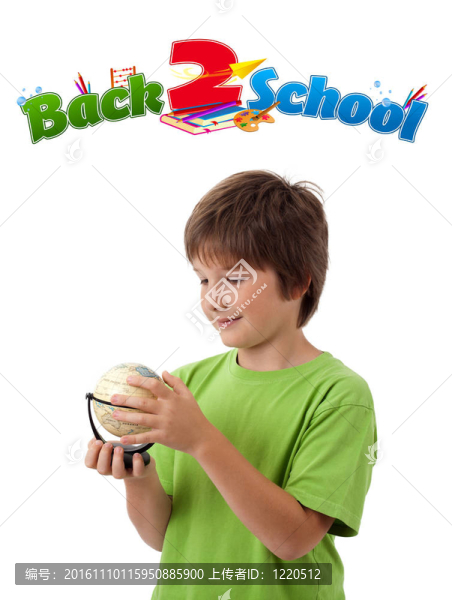 男孩看回學校主題孤立的白色
