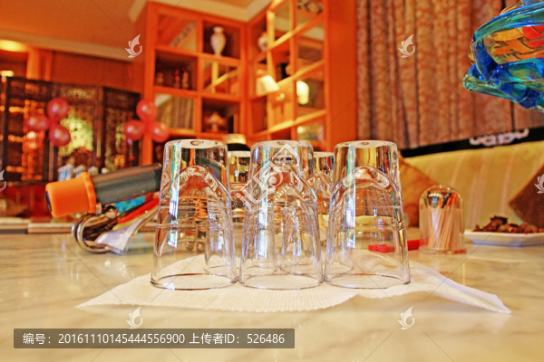 麥克風,酒杯