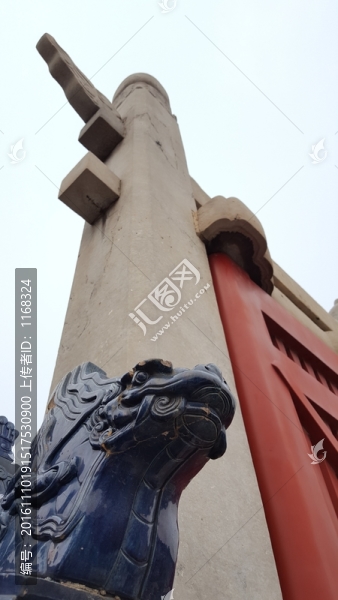 天壇藍(lán)琉璃頂漢白玉石牌坊