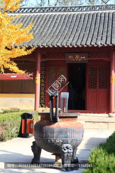 五蓮山層林盡染秋,色彩斑斕迷人