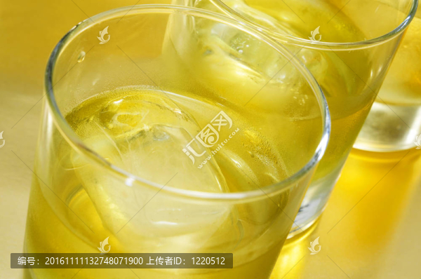 玻璃杯