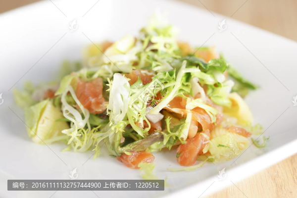 鮭魚意面沙拉