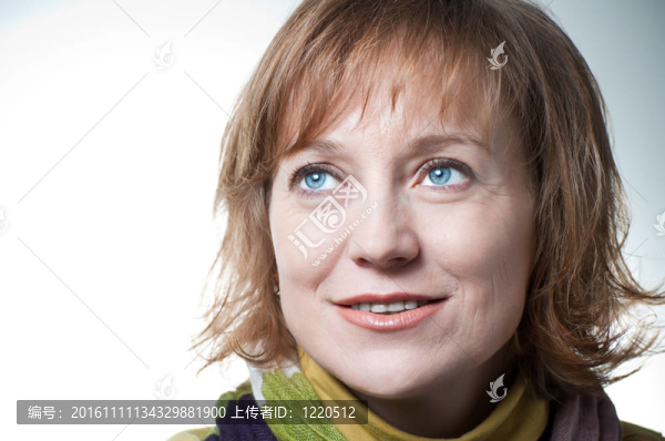 藍眼睛的女人