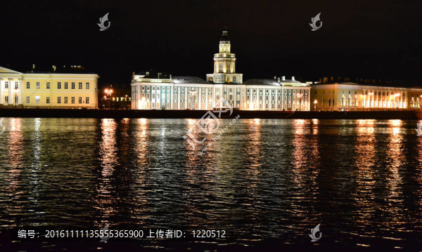 圣彼得堡的大學路夜景