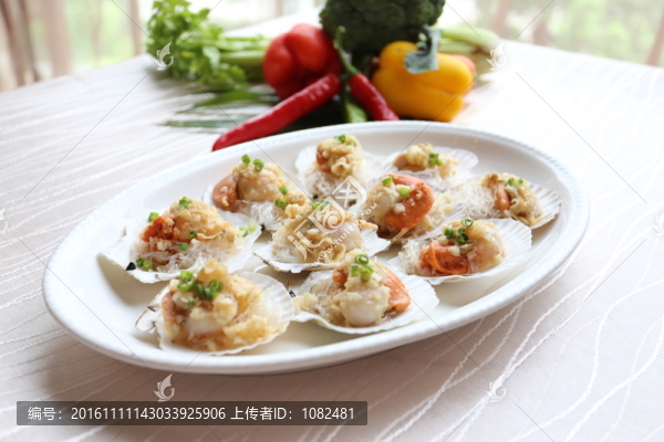 蒜茸蒸元貝