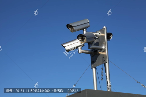 屋頂?shù)陌踩珨z像機(jī)