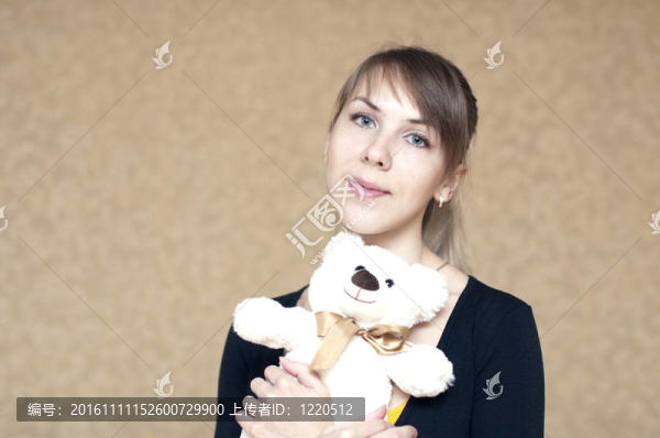 玩具熊的女人