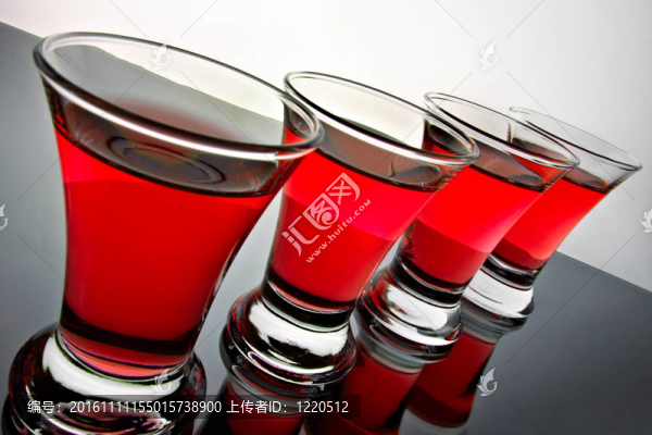 玻璃酒杯